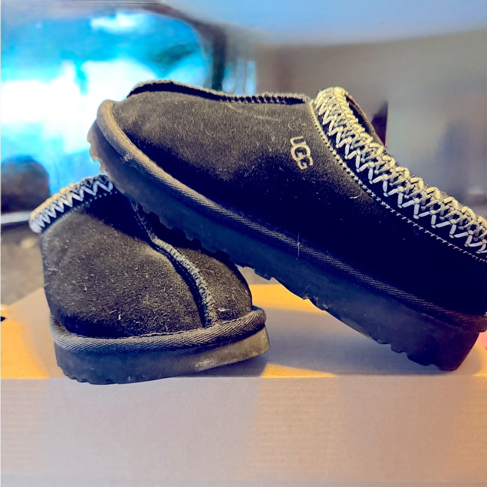 Black Womens Size 6 Ugg Tazz Tazman Slipper
